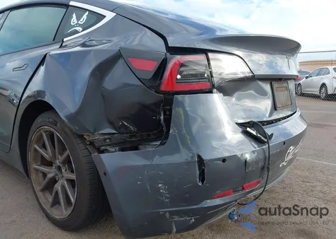 2020 Tesla Model 3 Standard Range Plus Rear-Wheel Drive/Standard Range Rear-Wheel Drive from USA, damaged, VIN 5YJ3E1EA6LF658076